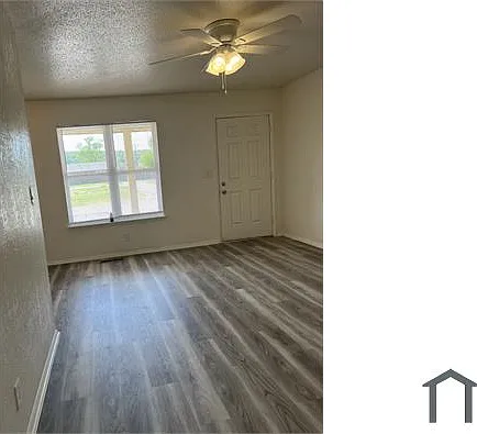 1215 E 63rd St #D — Photo 2