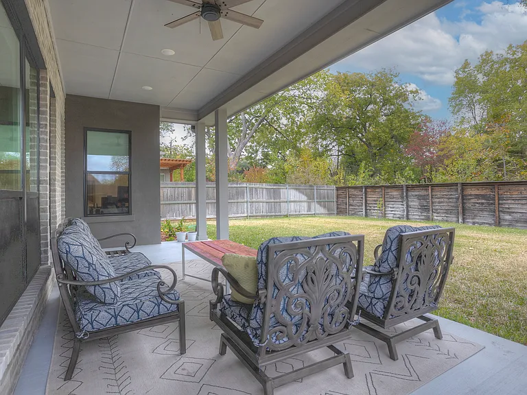 5622 Oaks Ln — Photo 27