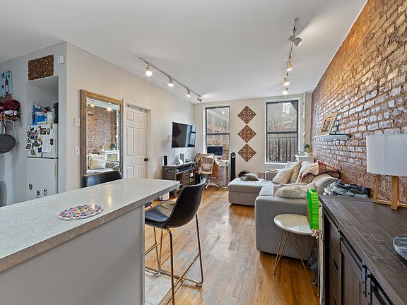 2nd image of 332 E 67th St APT 14