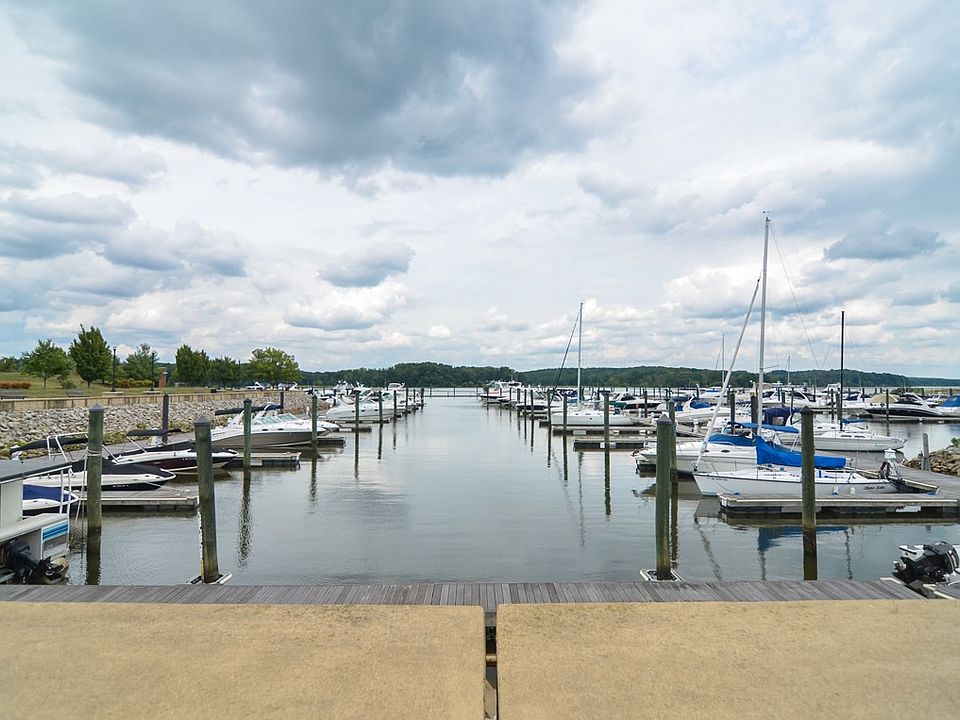 Take awesome walks along the water and marina
