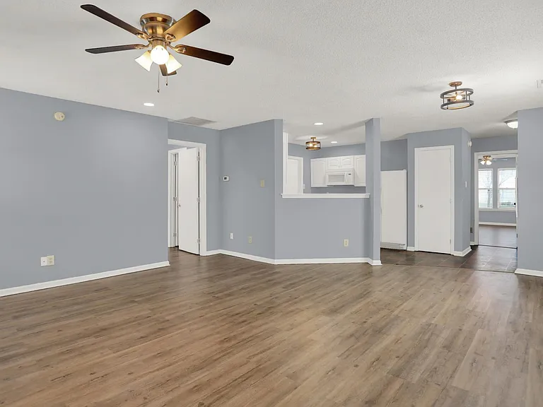 12674 Crescent Dr — Photo 5