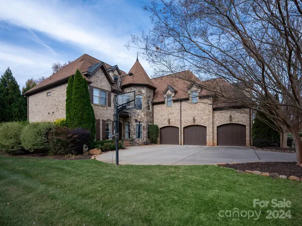 8905 Man Of War Dr, Waxhaw, NC 28173