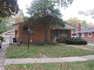 24408 Ursuline St, Saint Clair Shores, MI