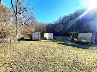 88 Ivy Rd, Gandeeville, WV 25243