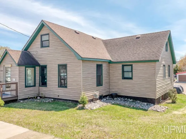 209 W C St, Iron Mountain, MI 49801