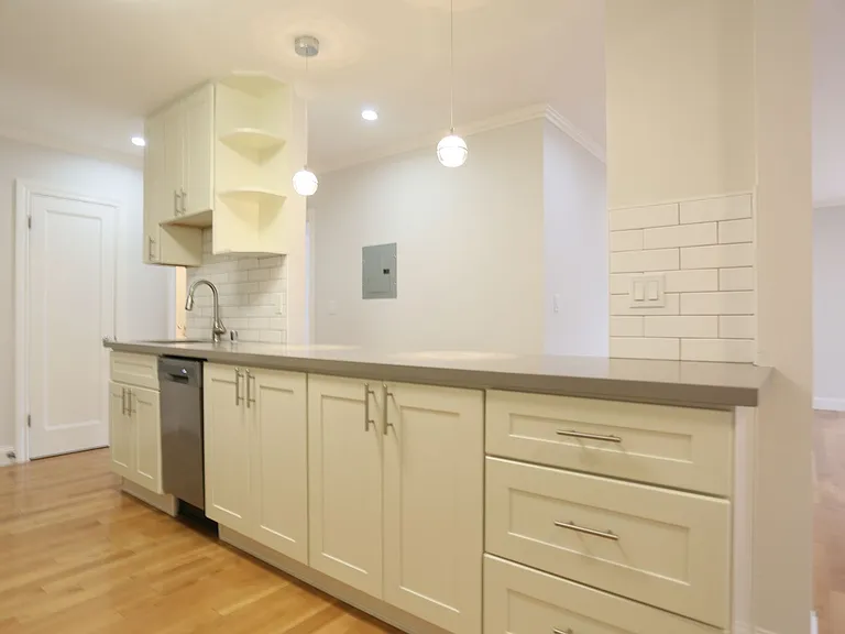 180 Montecito Ave — Photo 6