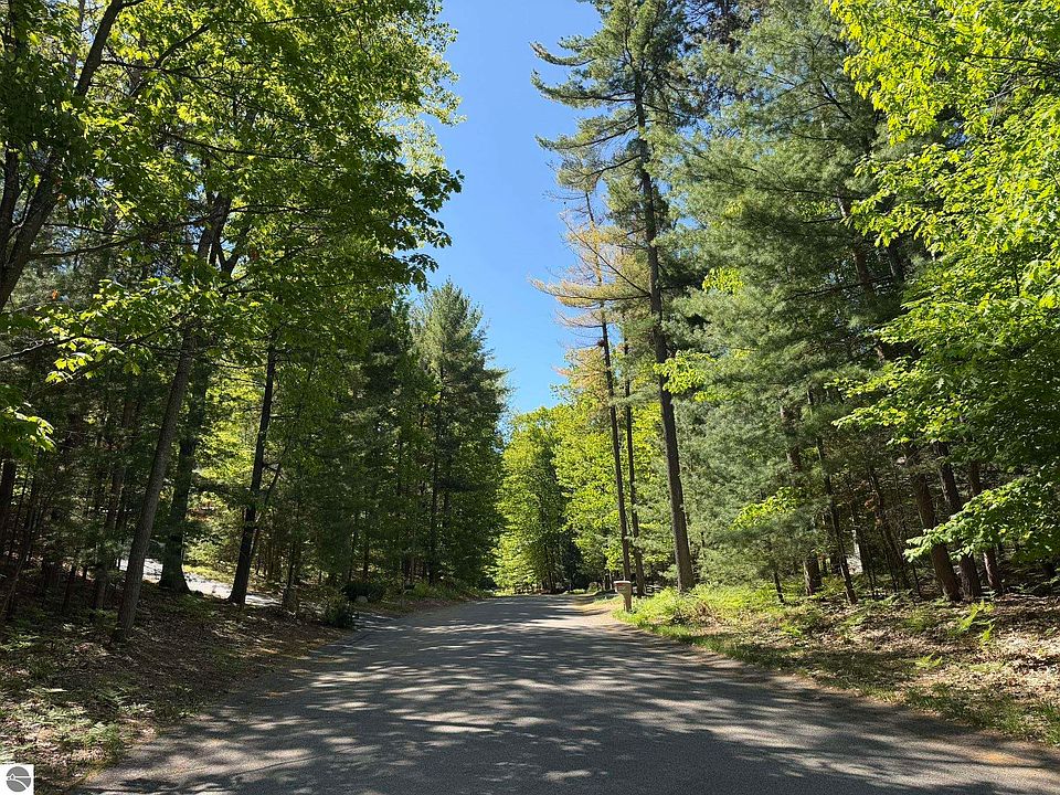 1st image of 4478 Ground Pine Trl