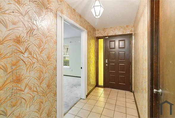 5 bed, 2400 sqft, $3,495 — Photo 4