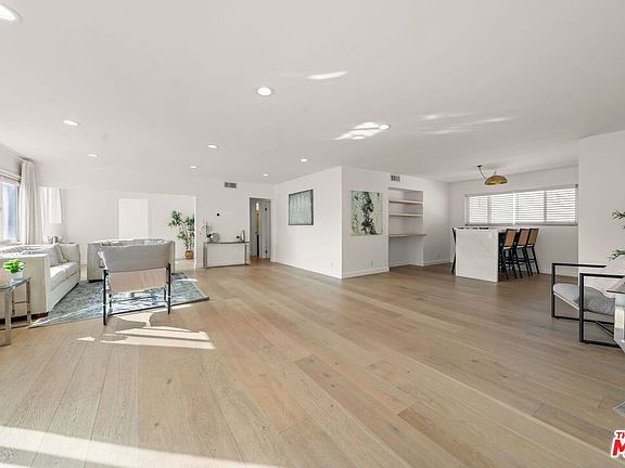 4th image of 1525 N Hayworth Ave APT 302