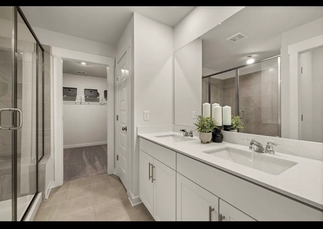 5 bed, 3.5 bath, 2769 sqft, $2,910 — Photo 1
