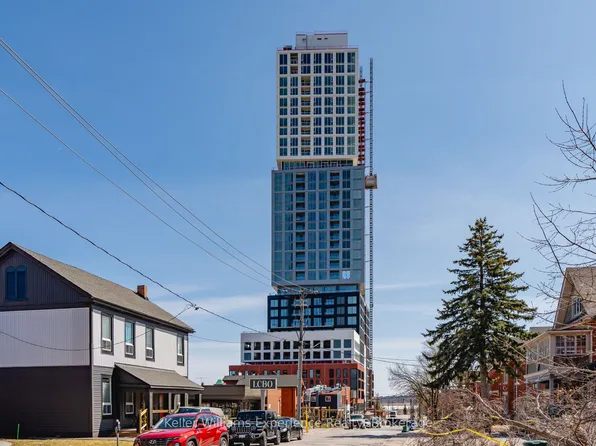 39 Mary St, Barrie, ON