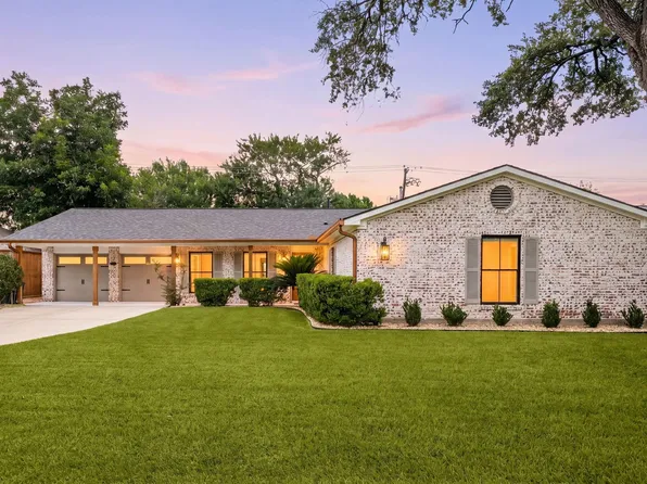 2311 Stoney Brook Dr, Houston, TX 77063