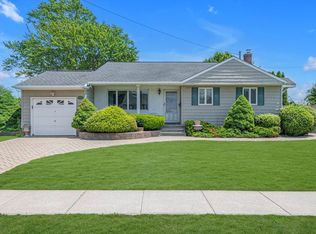 116 Intervale Ave, Farmingdale, NY 11735