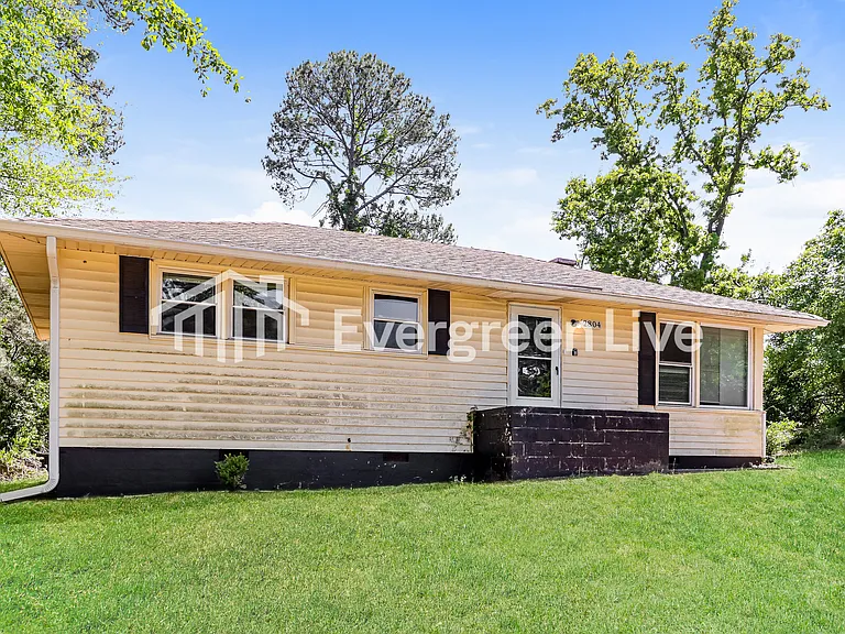 2804 Cornelia Rd — Photo 2