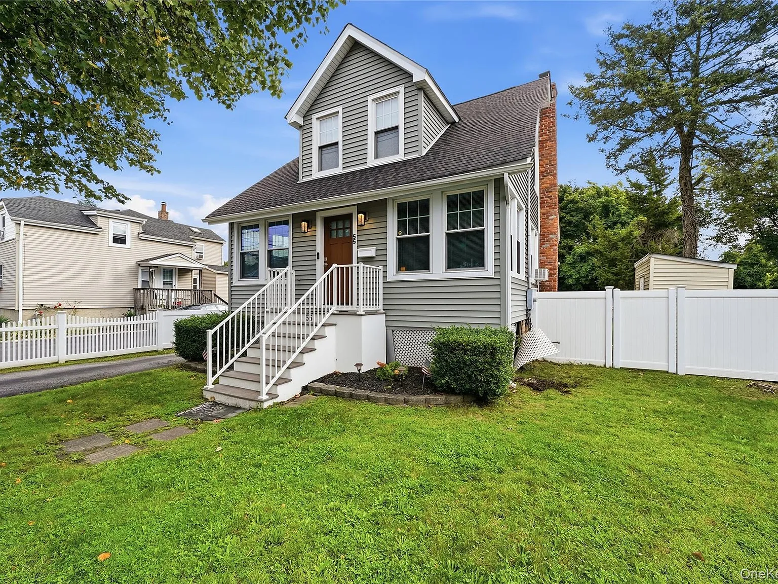 3 bed, 1.0 bath, 1240 sqft, $3,750 — Photo 1