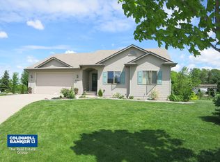 N1744 Chesapeake Ct, Greenville, WI 54942