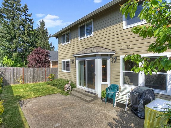 4th image of 1729 Cameron Ct NE