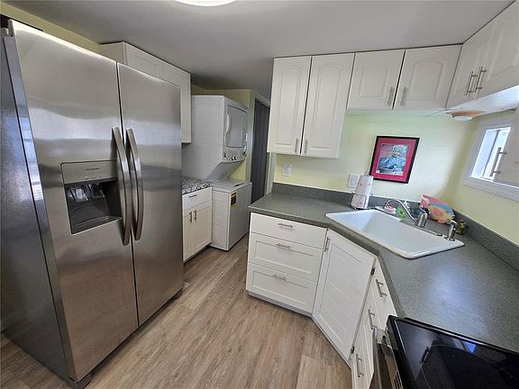 4th image of 106 Aura St