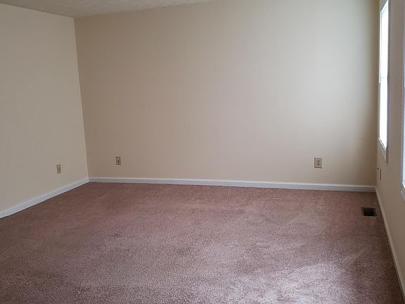 3rd image of 240 Strawberry Ln