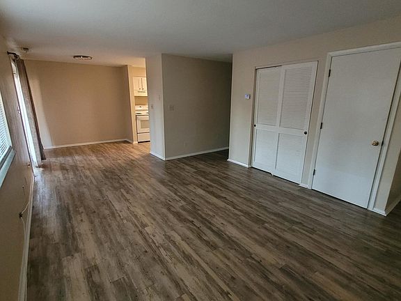 3rd image of 1001 E Pearl St APT D