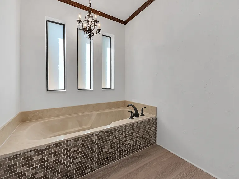 543 Indian Creek Dr — Photo 18