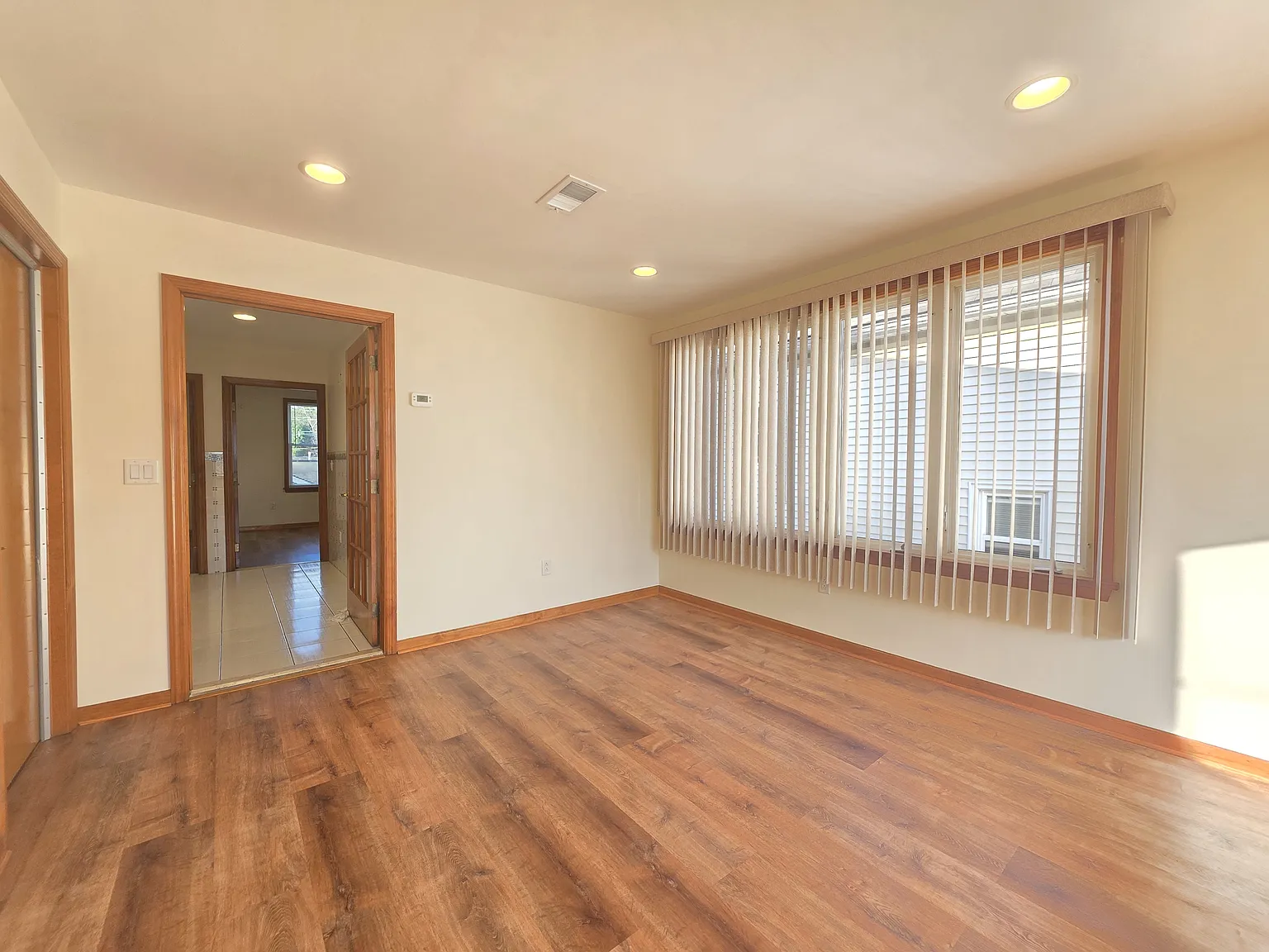 3 bed, $2,400 — Photo 4
