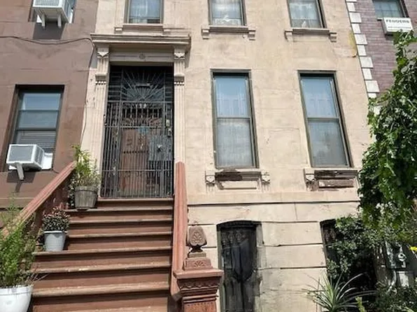 129 Vernon Ave, Brooklyn, NY 11206