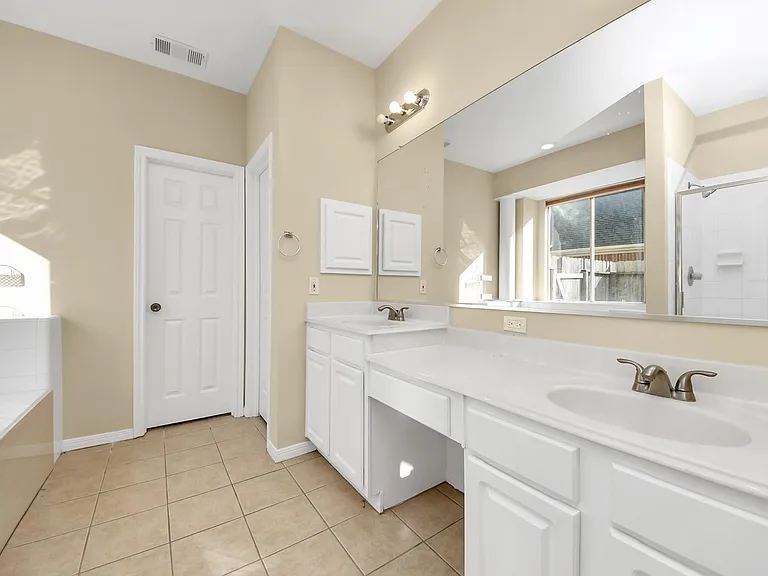 323 N Esplanade Ln — Photo 21