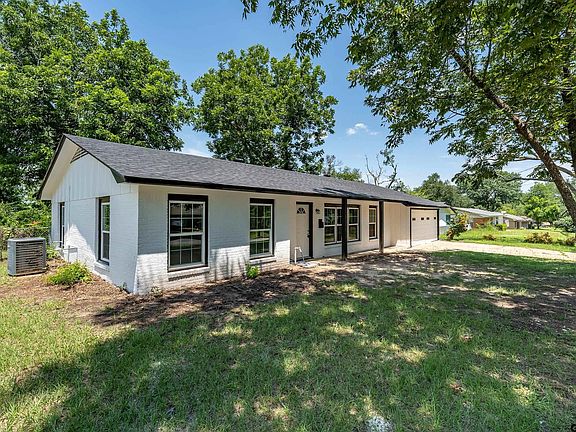2nd image of 2115 Crestwood Dr