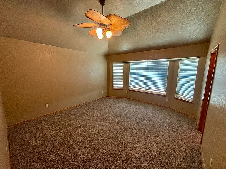 1304 Fairfax Cir — Photo 13