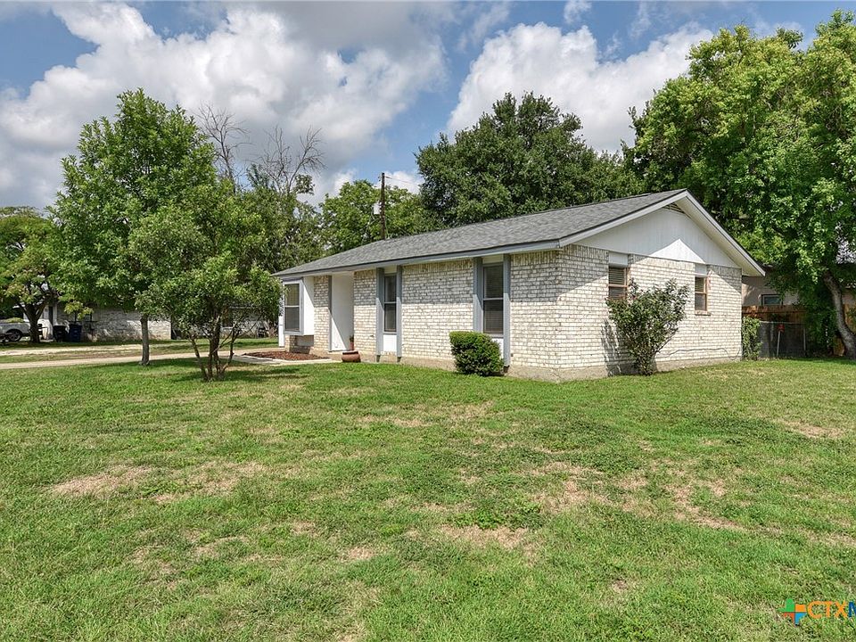 1st image of 202 Glenbrook Dr