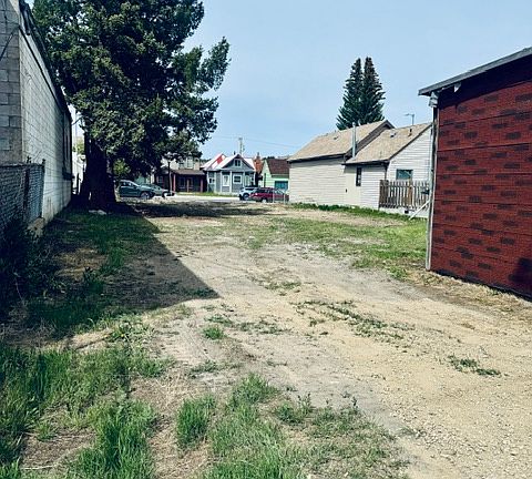 2nd image of 711 E Park Ave