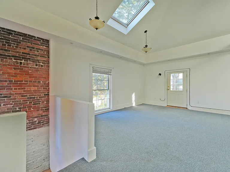 11 Lincoln St — Photo 20