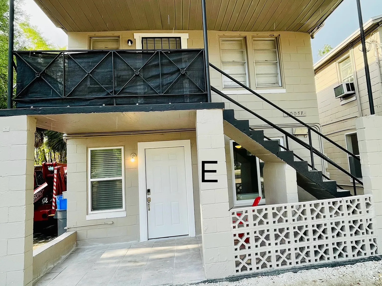 2 bed, $1,050 — Photo 1
