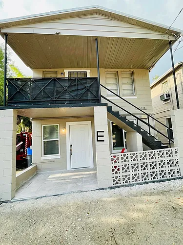 1005 W Arch St Photo 1