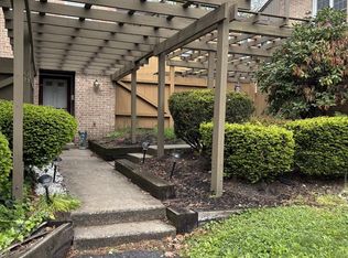 69 Winged Foot Dr, Reading, PA 19607