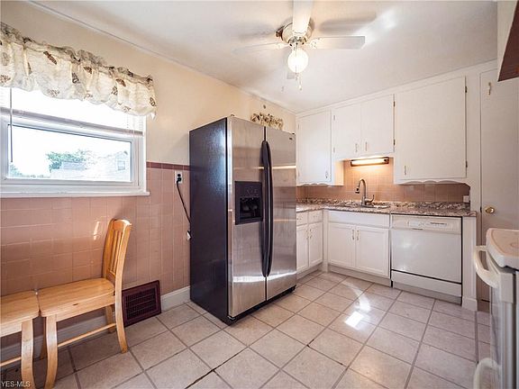 4th image of 4081 W 140th St