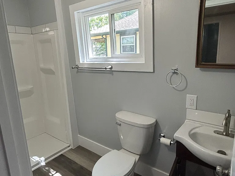 627 N King St — Photo 13