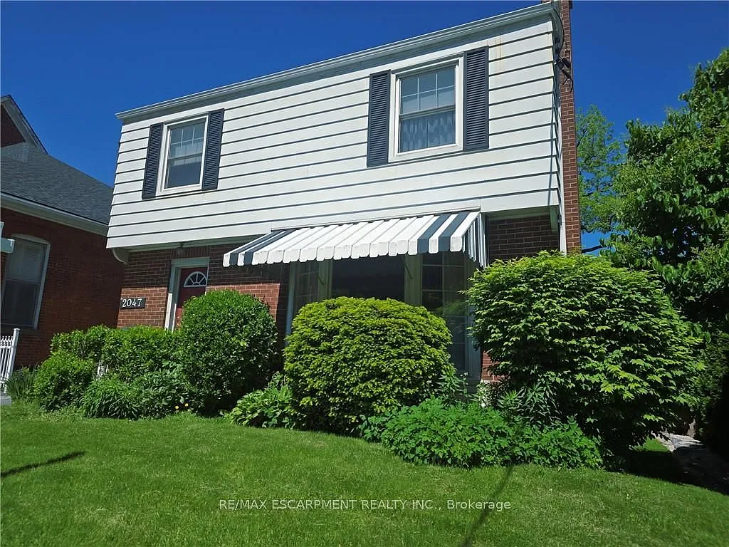 4 bed, $3,990 — Photo 2