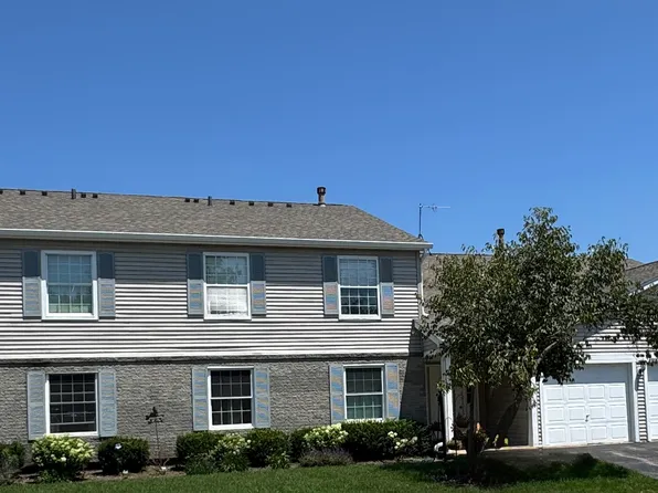 636 Mallard Ct #2D, Bartlett, IL 60103