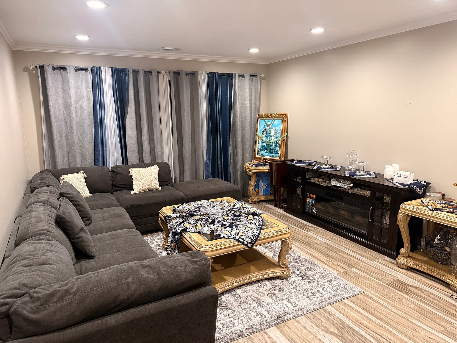 3 bed, 1160 sqft, $5,995 — Photo 2