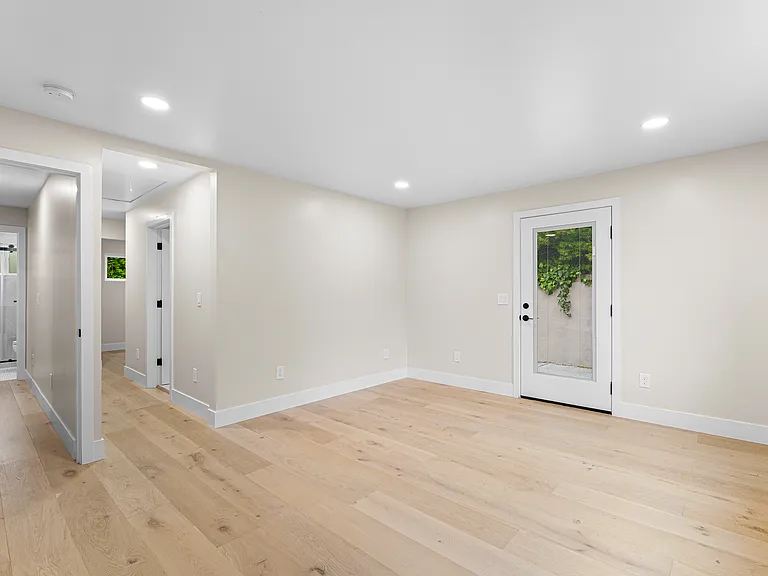 483 Boynton Ave — Photo 22