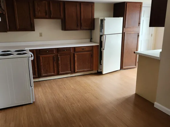 94-104 N Main St #2R, Mansfield, MA 02048