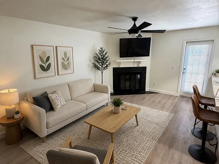 170 E Guadalupe Rd #10 — Photo 4