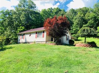 5497 Jerrys Run Rd, Apple Grove, WV 25502