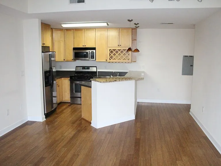 610 Newark St #6B — Photo 3