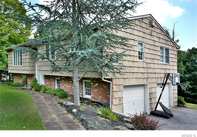 1st image of 90 Eleanor Dr
