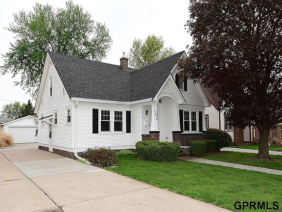 3rd image of 2615 Avenue D