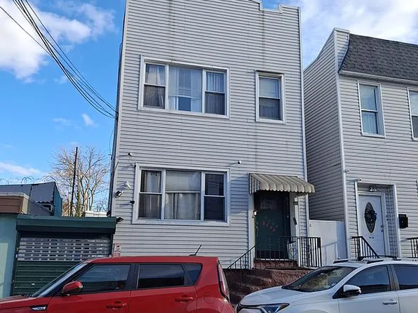 5436 Nurge Ave, Maspeth, NY 11378