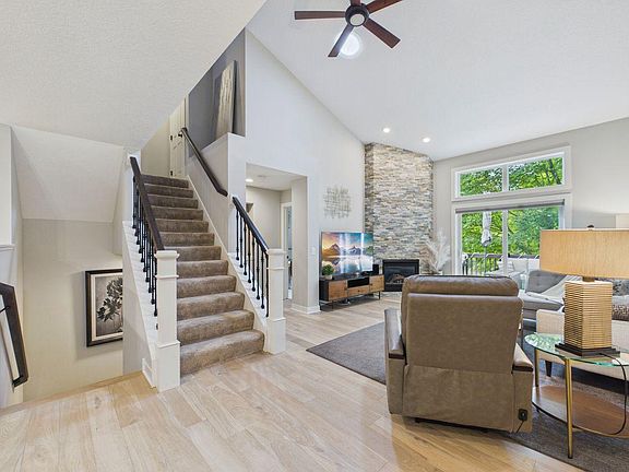 2nd image of 7974 Autumn Ridge Way